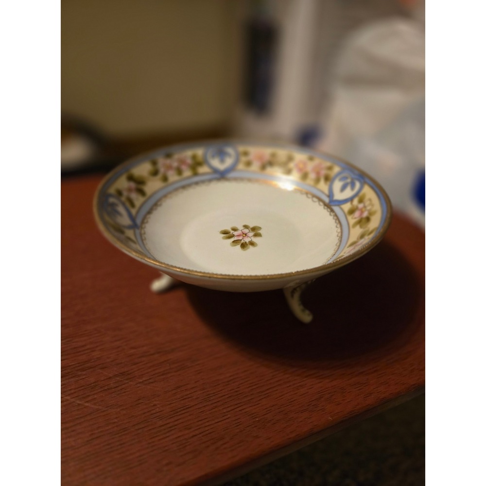 Vintage Hand Painted Porcelain Footed Nut Bowl Floral Gold Gilt Tripod‎ Dish